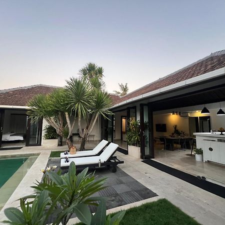Villa The Mia Bali à Kerobokan Extérieur photo
